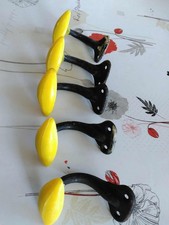 rare et ancienne porte manteau 5 patères bakélite jaune