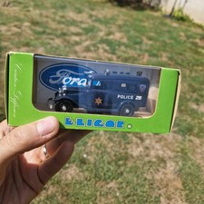 Ford V8 1934 fourgon Police