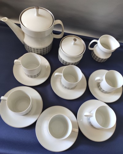 Service the porcelaine - service, à