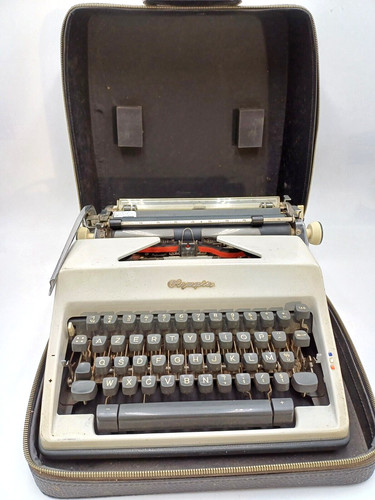 Olympia machine ecrire - a,