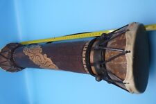 TAM TAM djembé AFRICAIN TRADITIONNEL, haut 56cm, en bois sculpté  diametre 14cm