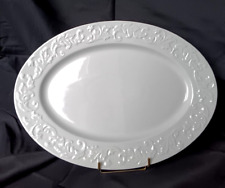 Grand plat ovale en porcelaine