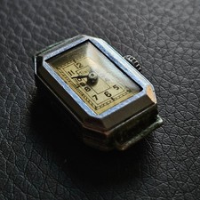 Mouvement montre mécanique MIRUS fonctionnel boitier rectangulaire