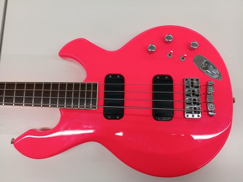 Guitare basse électrique