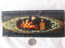 X-Boîte russe, laquée peinte