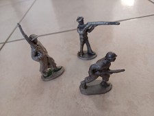 lot 3 petits soldats en plomb