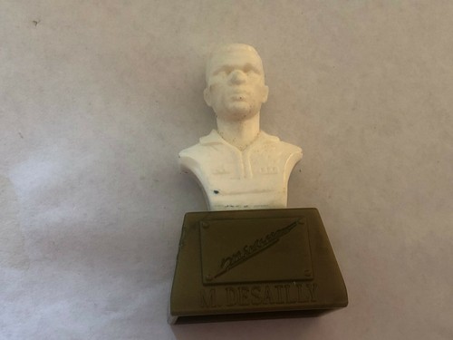 Buste footballeur nestle - buste,