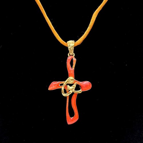 Collier pendentif croix