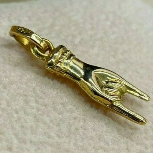 Pendentif main avec - avec, cornes