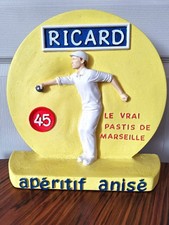 Grand bas relief joueur de boules Ricard