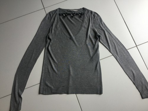 Pull gris dos - dos, broderie