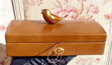 ANCIENNE BOITE "A LA MARQUISE