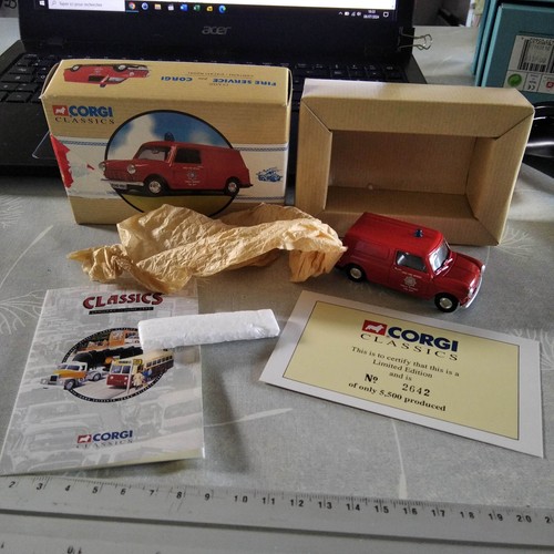Voiture miniature corgi - miniature,