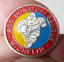 RARE PIN'S VOITURE PNEU MICHELIN BIBENDUM ASS DONATORI SANGUE