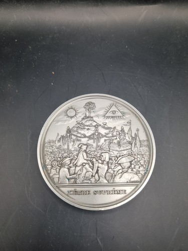 Médaille table être - table, l'être
