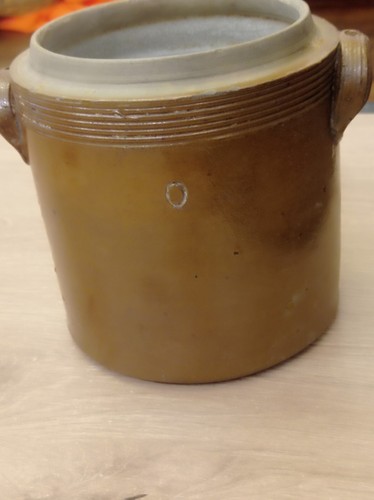 Très ancien pot - très, à