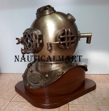 Casque de plongée ancien en