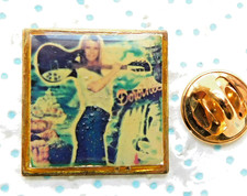 Pin's Dorothée - Chanteuse -