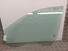 Vitre avant gauche MERCEDES