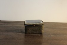 Ancienne petite boîte coffre