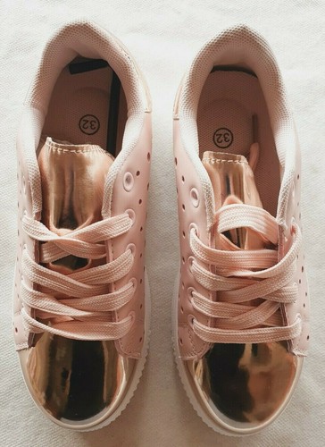 Paire baskets roses neuves - de,