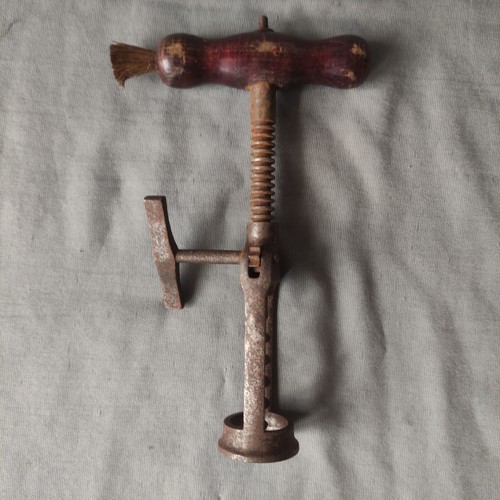 Ancien tire bouchon - ancien, a