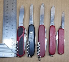 Lot 5 Couteaux Suisse, Victorinox, Officier Suiss, Wenger Et Autres Sans Marque 