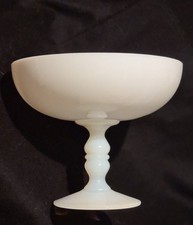Coupe Opaline Blanche Cristallerie De Sèvres France