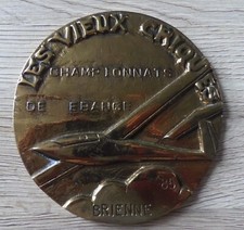 ANCIENNE MEDAILLE TAPE DE