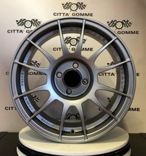 Set 4 Jantes en Alliage Abarth 500 De 17 " + 4 Pneus 205/40R17 Pirelli P-Zéro