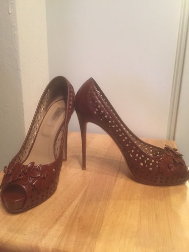 Authentic valentino garavani - authentic,