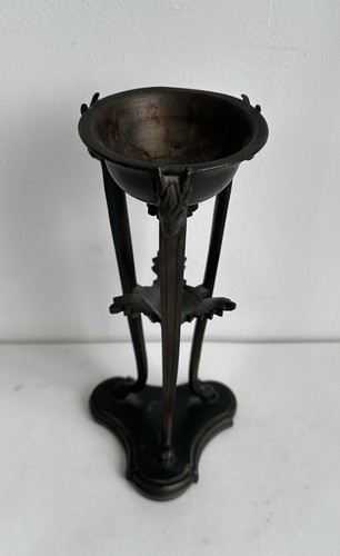 Ancien socle support pour œuf