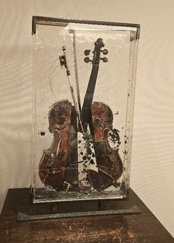 Sculpture acrylique violon