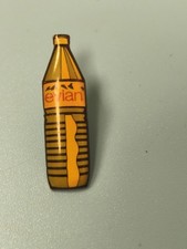 Vintage pin's bouteille Evian