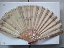 Eventail en nacre et soie