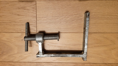Serre joint c - serre,