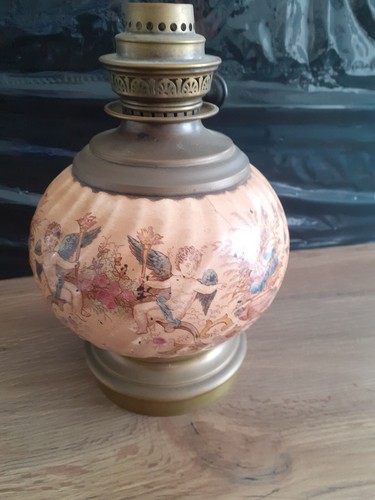 Ancienne lampe pétrole - à,