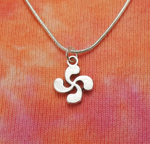 Tiny lauburu necklace - tiny,