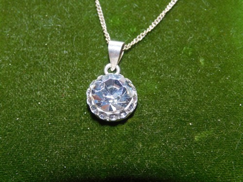 Pendentif halo solitaire en - pendentif,