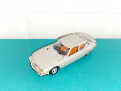 06042 voiture norev - 1/43,