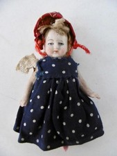 PETITE MIGNONETTE ANCIENNE TOUT EN BISCUIT HT 10,5 cm