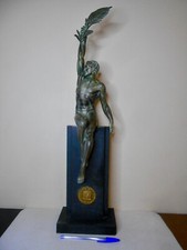 Pierre Le Faguays dit Fayral statue art déco sculpture La Gloire trophée auto