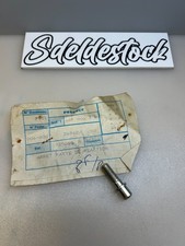 1 vis butée avant peugeot