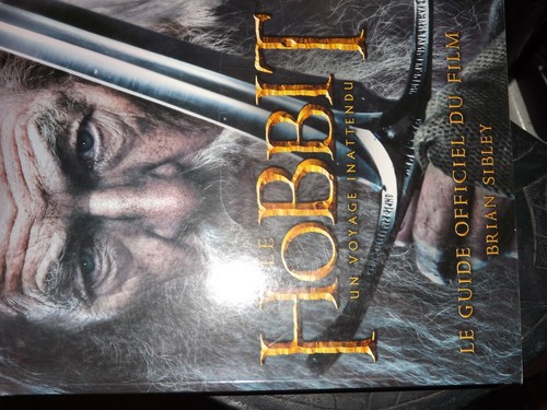 Livre hobbit un - 25$$,