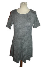 ROBE COURTE FEMME  °°°  DIVIDED by H&M  °°°  TAILLE 38 . PROCHE NEUF