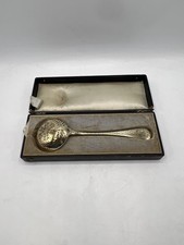 BELLE SAUPOUDREUSE EN VERMEIL