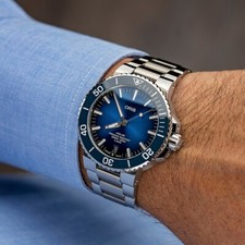 ORIS Aquis Date Calibre 400 -
