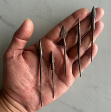 Outil de chasse de guerre vintage assorti à la main pointe de flèche en fer...