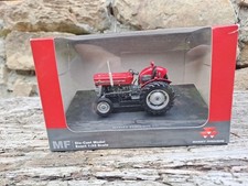 Miniature Agricole Massey Fergusson MF. Echelle 1:32 Universal Hobbies 