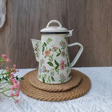 Cafetière émaillée avec